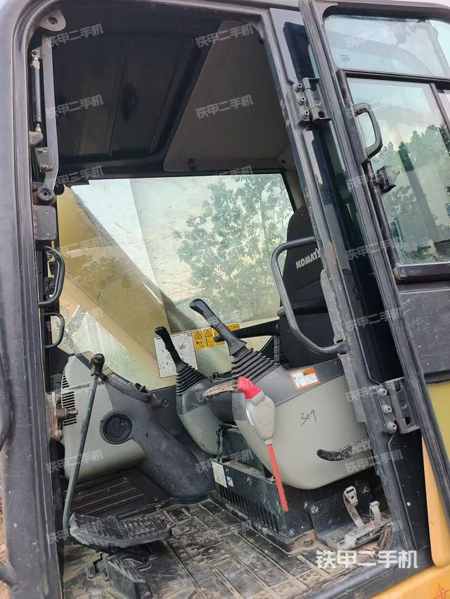 驾驶室整体(整机外观) 驾驶室整体(整机外观)