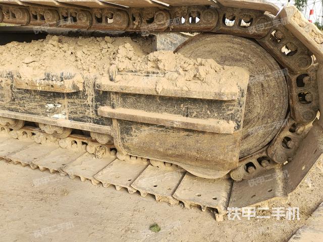 左驱动轮(行走机构) 左驱动轮(行走机构)