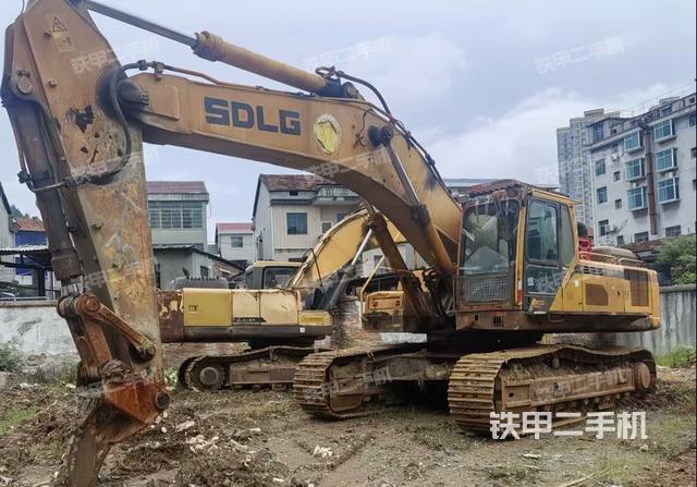 整機右后45°（整機外觀）