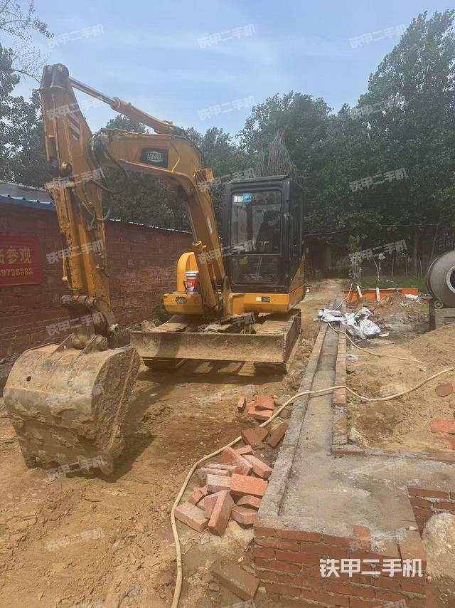 雷沃重工FR65V8挖掘机