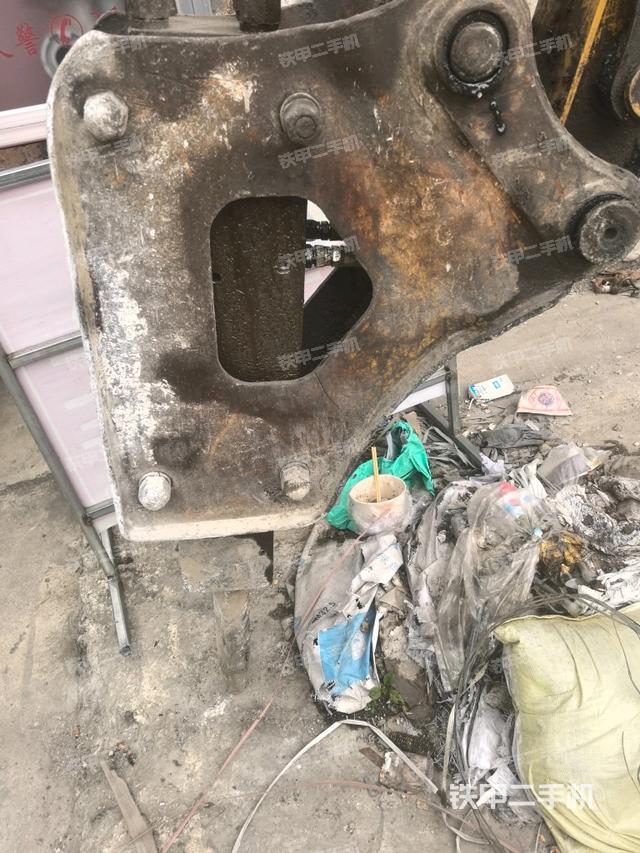 铲斗45度(工作和回转装置) 铲斗45度(工作和回转装置)