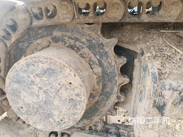 右驱动轮（行走机构）