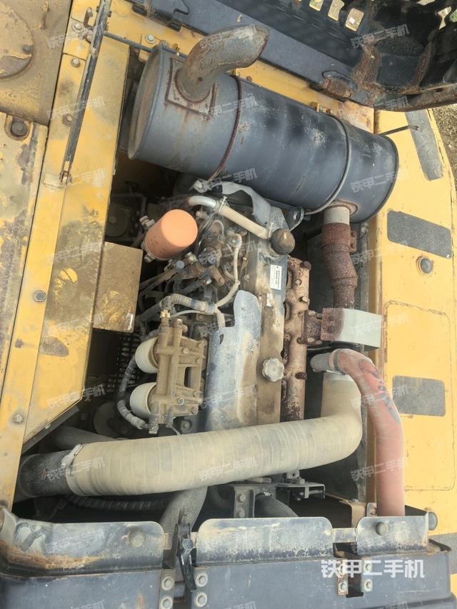 发动机室(上车部件) 发动机室(上车部件)