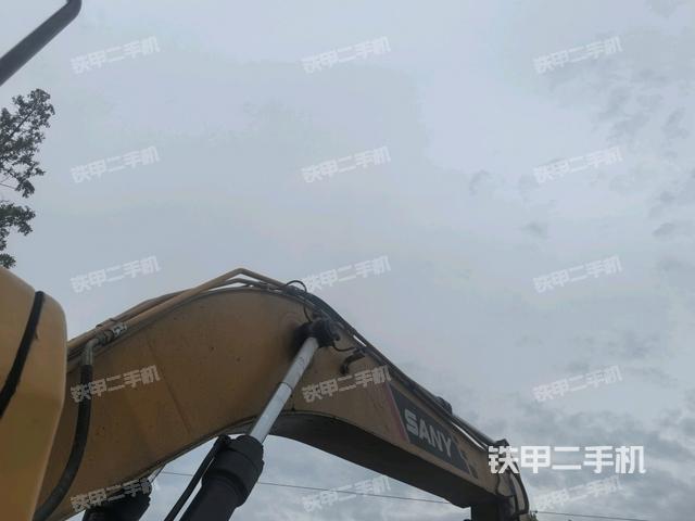 大臂整体 右侧(工作和回转装置) 大臂整体 右侧(工作和回转装置)