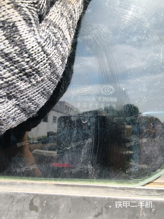 右側(cè)玻璃角標(biāo)（駕駛室部分）