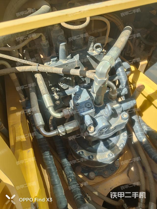 回转马达和主控阀（整机外观）