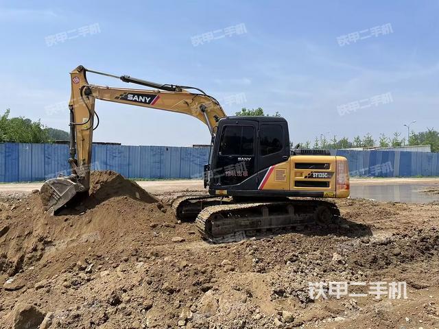 三一重工SY135C挖掘機(jī)