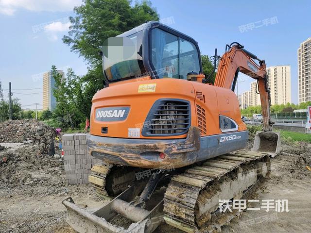 右后45(整机外观) 右后45(整机外观)