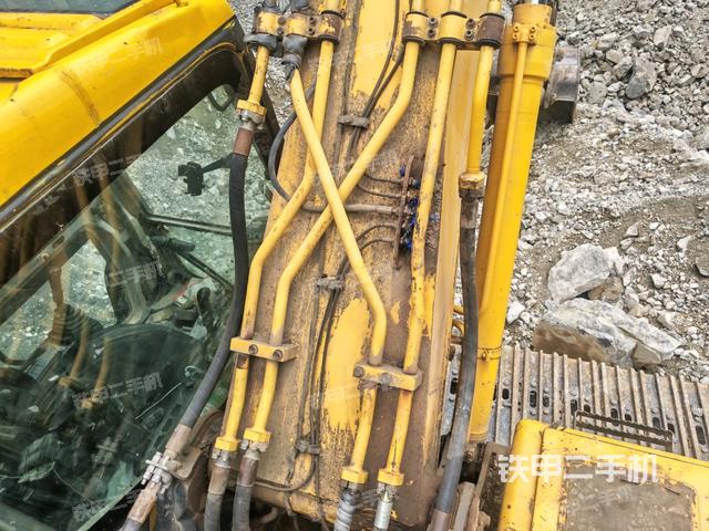 大臂背部俯視（工作和回轉(zhuǎn)裝置）