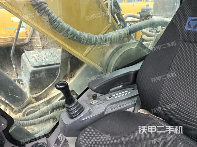 后窗玻璃角标(驾驶室部分) 后窗玻璃角标(驾驶室部分)