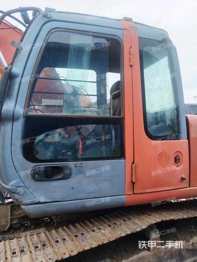 驾驶室正侧(驾驶室部分) 驾驶室正侧(驾驶室部分)