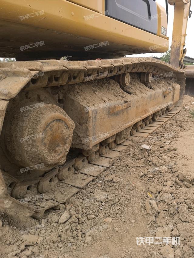 单侧履带整体(整机外观) 单侧履带整体(整机外观)