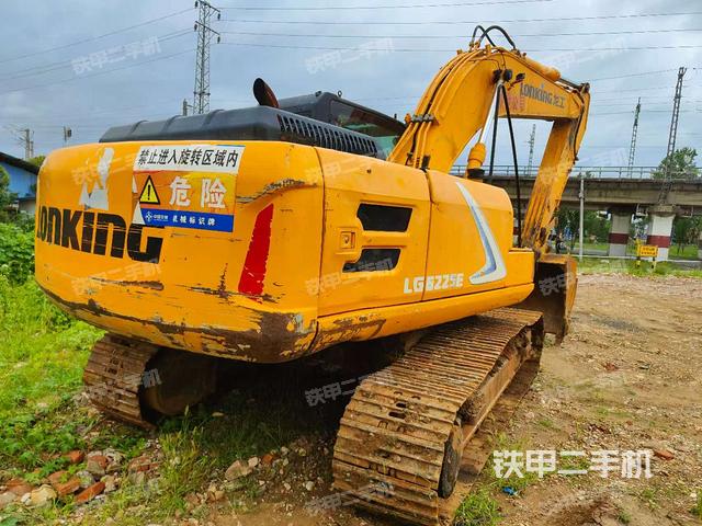 整機(jī)右后45°(整機(jī)外觀) 整機(jī)右后45°(整機(jī)外觀)