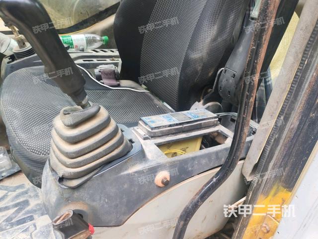 座椅左側(cè)控制臺(tái)/音響/含左手柄（駕駛室部分）