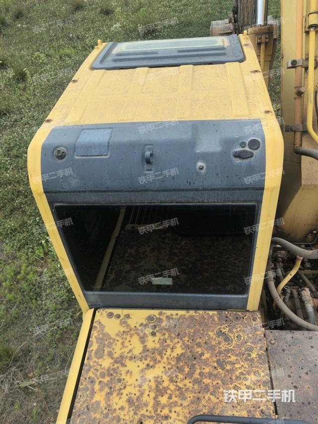 驾驶室顶部俯视(上车部件) 驾驶室顶部俯视(上车部件)