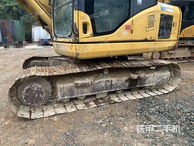 单侧履带整体(整机外观) 单侧履带整体(整机外观)