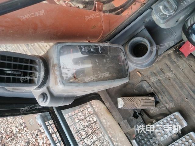 显示屏 (驾驶室部分) 显示屏 (驾驶室部分)