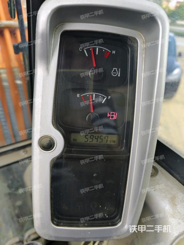 显示屏 (驾驶室部分) 显示屏 (驾驶室部分)