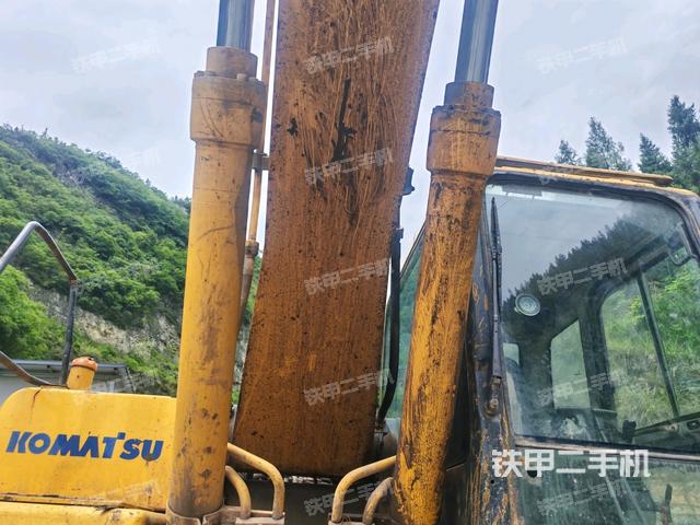 大臂油缸整體?豎拍（工作和回轉(zhuǎn)裝置）