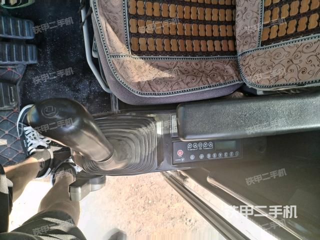 座椅左侧控制台/音响/含左手柄（驾驶室部分）