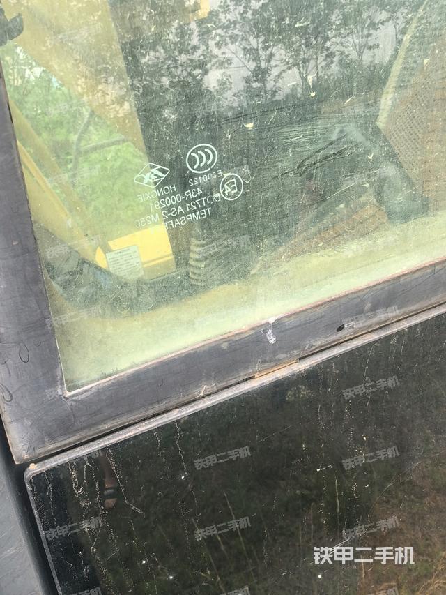 后窗玻璃角标(驾驶室部分) 后窗玻璃角标(驾驶室部分)