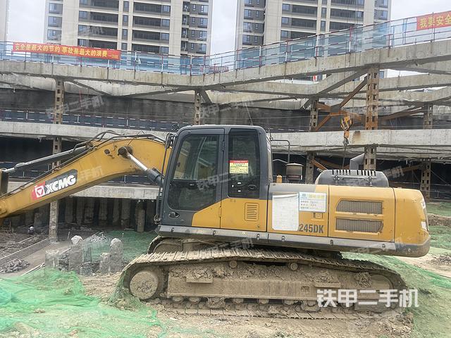 驾驶室顶部（整机外观）