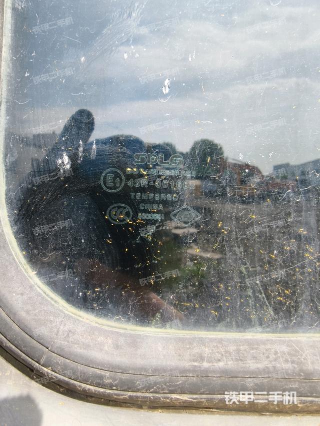 左后方玻璃角標(biāo)（駕駛室部分）