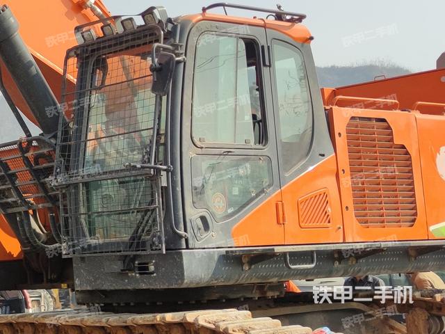 驾驶室整体(整机外观) 驾驶室整体(整机外观)