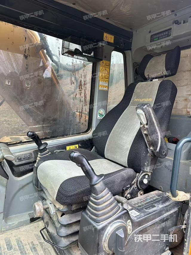 駕駛室整體（整機(jī)外觀）