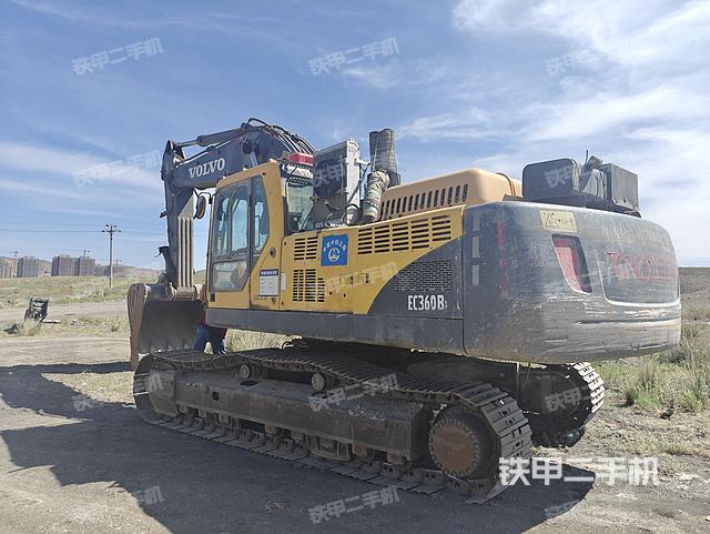 驾驶室顶部（整机外观）