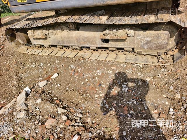 左側(cè)履帶整體?（行走機(jī)構(gòu)）