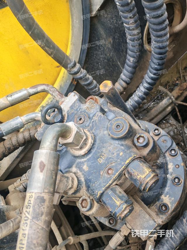 回轉(zhuǎn)馬達(dá)（上車部件）