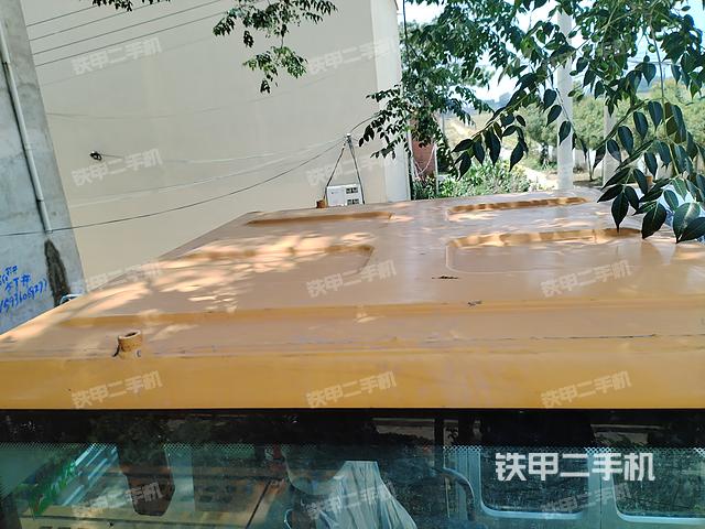 驾驶室顶部(整机外观) 驾驶室顶部(整机外观)