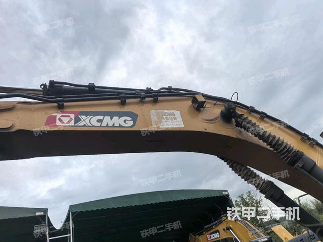 大臂油缸整体 竖拍(工作和回转装置) 大臂油缸整体 竖拍(工作和回转装置)