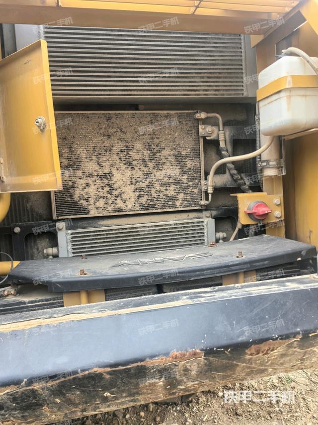 散热器正面(大件舱室) 散热器正面(大件舱室)