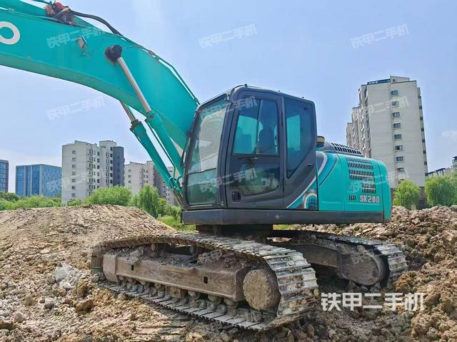 驾驶室整体(整机外观) 驾驶室整体(整机外观)