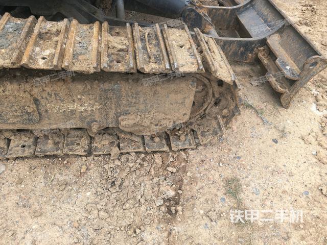 左驅(qū)動輪（行走機構(gòu)）