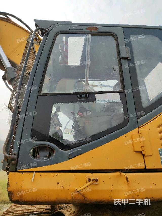 驾驶室正侧(驾驶室部分) 驾驶室正侧(驾驶室部分)