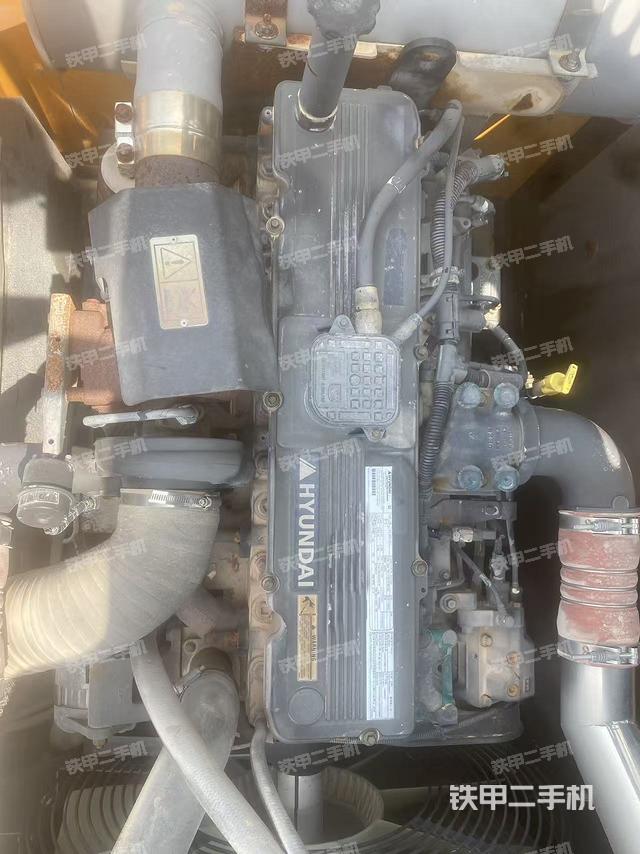 发动机整体俯视(整机外观) 发动机整体俯视(整机外观)