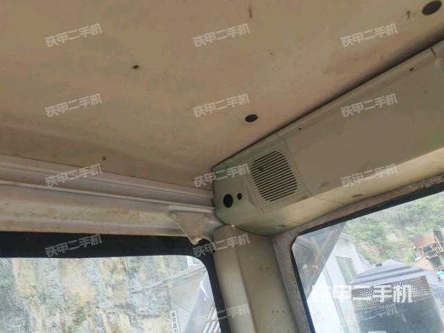 右側(cè)玻璃角標(biāo)（駕駛室部分）