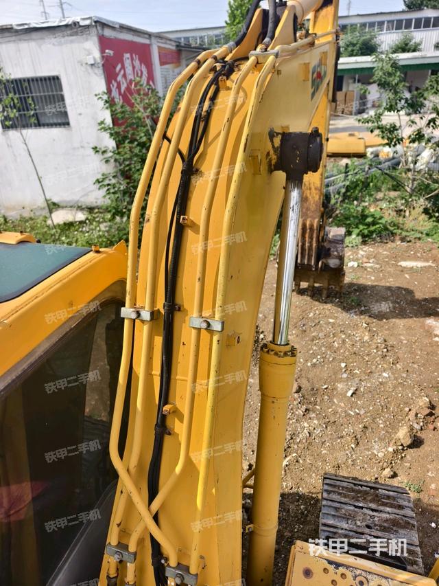 大臂背部俯視（工作和回轉(zhuǎn)裝置）