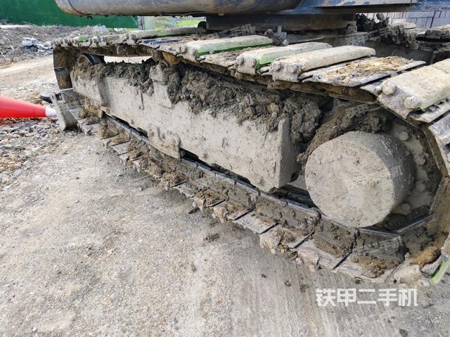 右侧履带整体 (行走机构) 右侧履带整体 (行走机构)