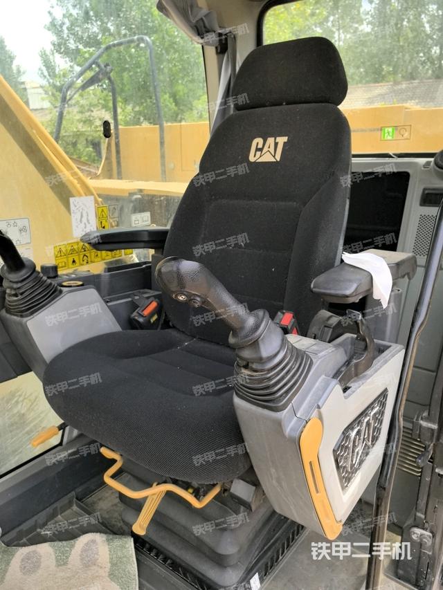 驾驶室整体(整机外观) 驾驶室整体(整机外观)