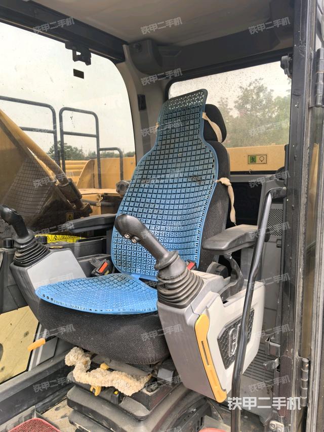 驾驶室整体（整机外观）