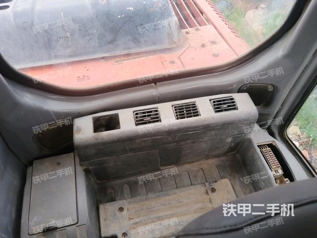 座椅后部(驾驶室部分) 座椅后部(驾驶室部分)