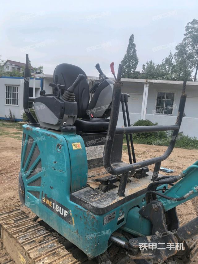 ?駕駛室正側(cè)（駕駛室部分）