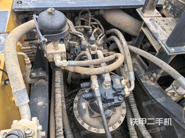 发动机室(上车部件) 发动机室(上车部件)