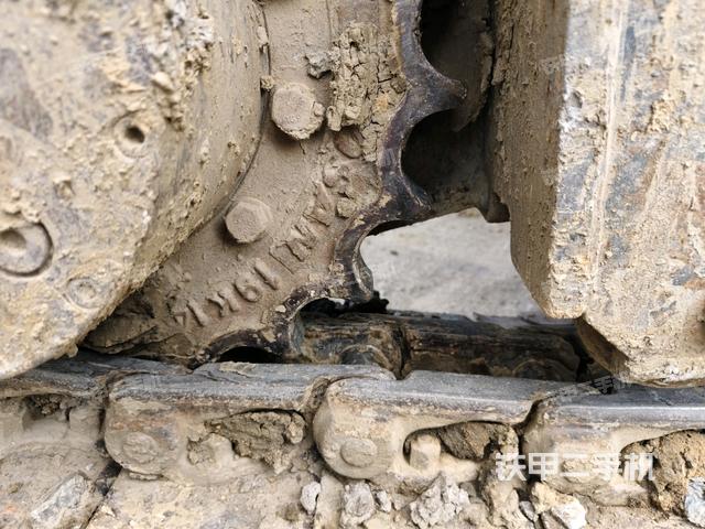 左驱动轮(行走机构) 左驱动轮(行走机构)