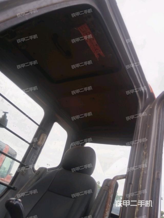 后窗玻璃角标(驾驶室部分) 后窗玻璃角标(驾驶室部分)