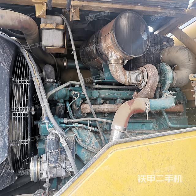 发动机左侧（整机外观及大件）